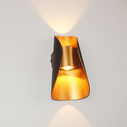 مصباح حائط LED مقاوم للماء بتصميم إبداعي وعصري وبسيط للشرفة الخارجية 