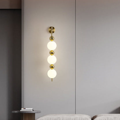 مصباح حائط LED بسلسلة من القرع بتصميم بسيط على الطراز الاسكندنافي 