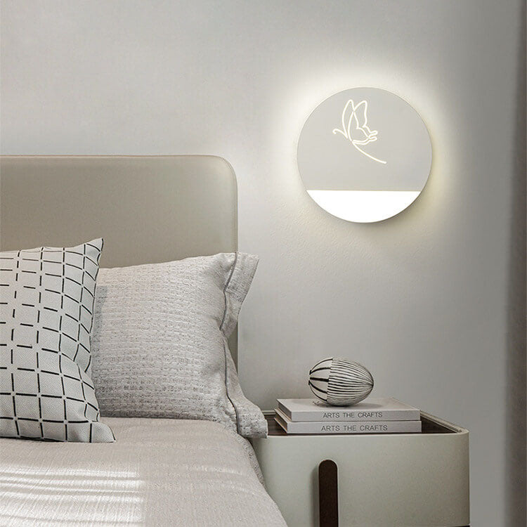 مصباح حائط LED دائري من الأكريليك بتصميم فراشة على شكل برسيم بأربع أوراق إبداعي من نورديك 