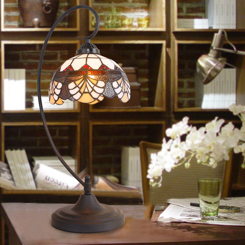 Traditional Tiffany Iron Glass Floral Whelk 1-Light Table Lamp For Study