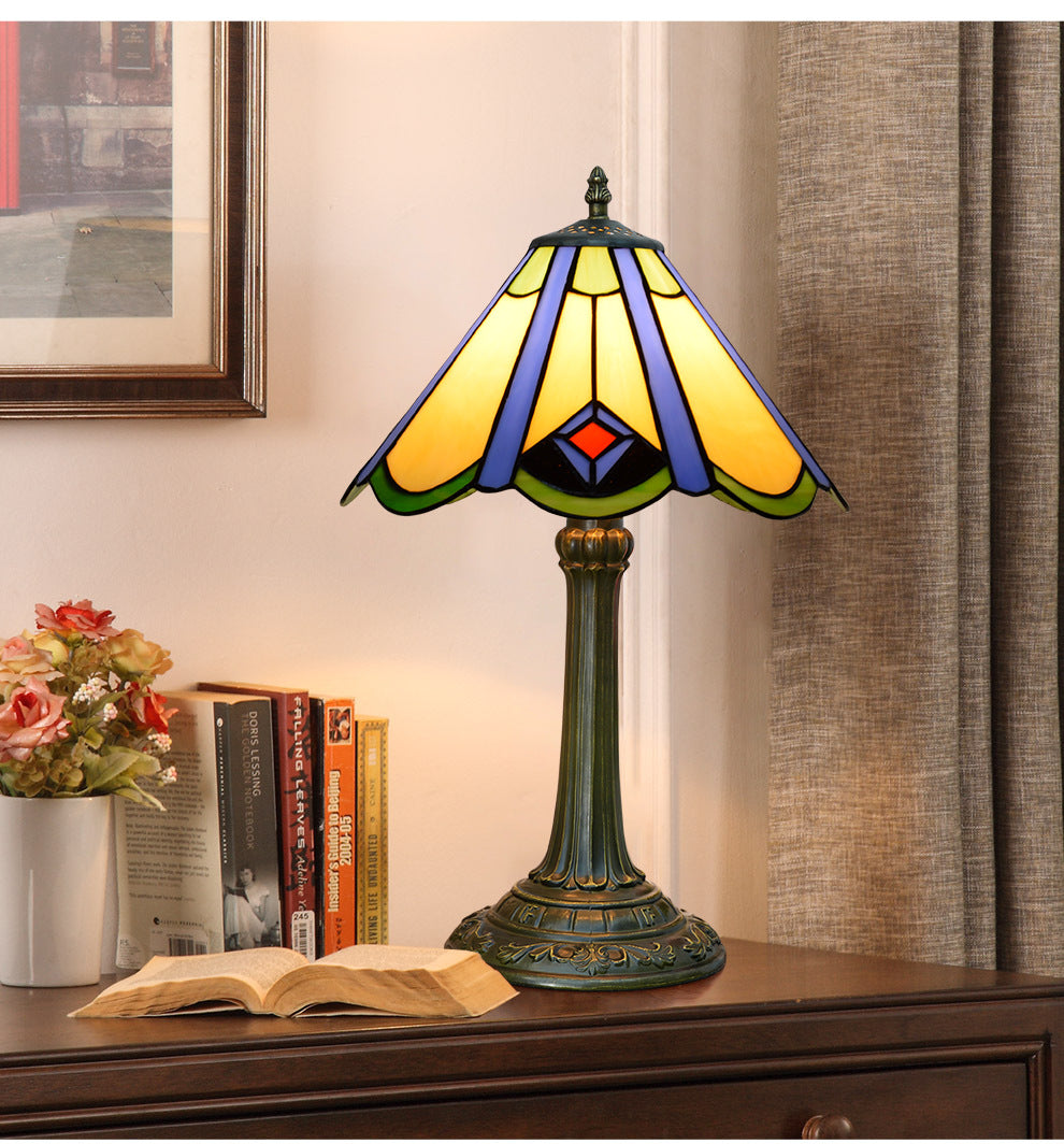 Traditional Tiffany Conic Aluminium Alloy Glass 1-Light Table Lamp For Bedside