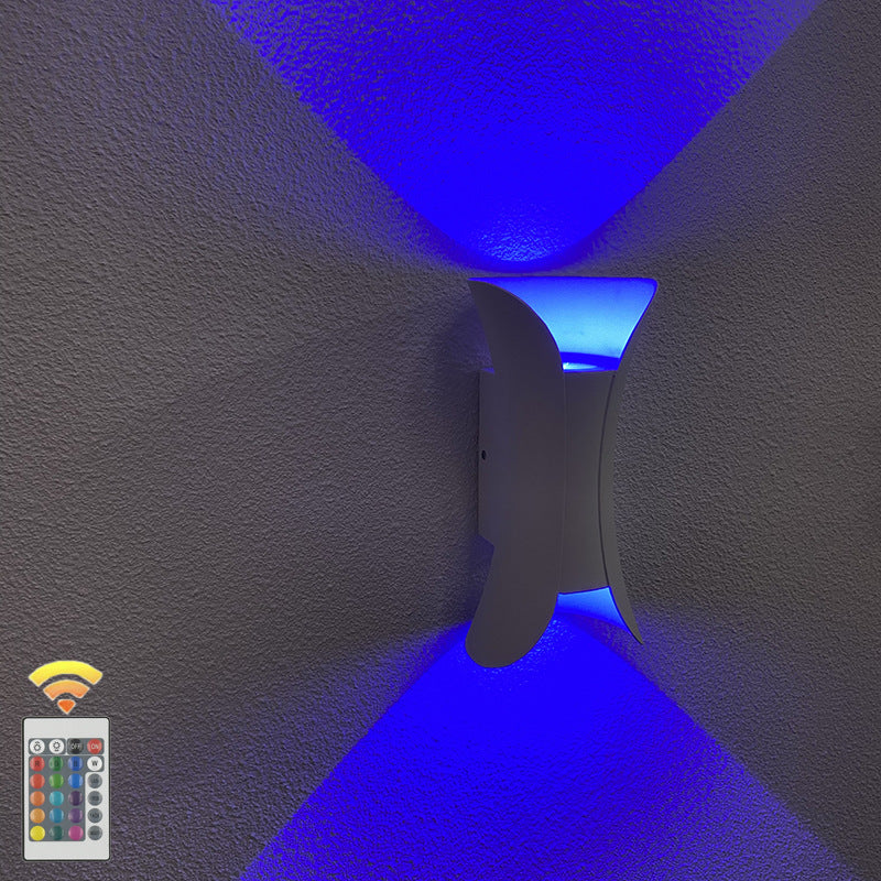 مصباح حائط LED مستطيل الشكل من الألومنيوم المقاوم للماء بتصميم عصري بسيط للفناء الخارجي 