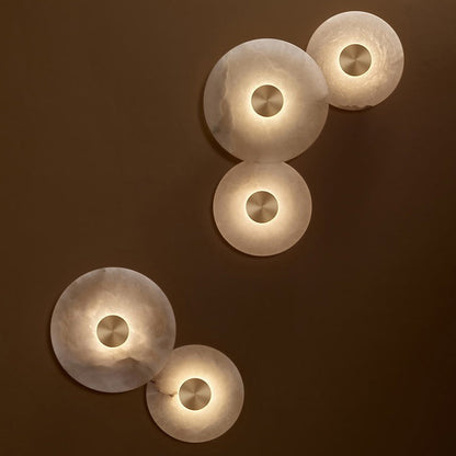 مصباح حائط LED دائري من النحاس والرخام بتصميم عصري بسيط لغرفة النوم 