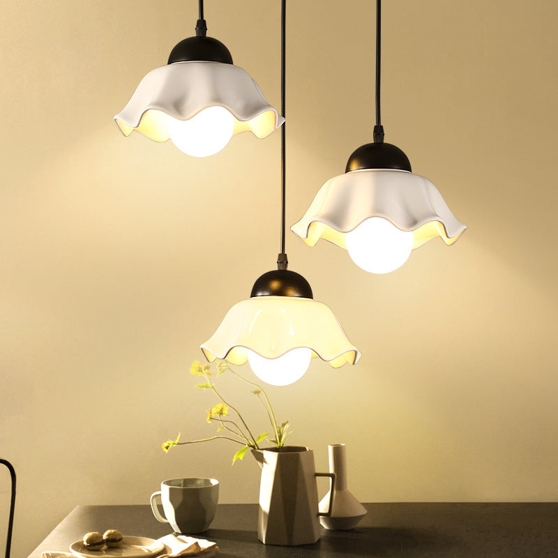 مصباح معلق سيراميكي من Nordic Rustic Hardware بإضاءة 1/3 