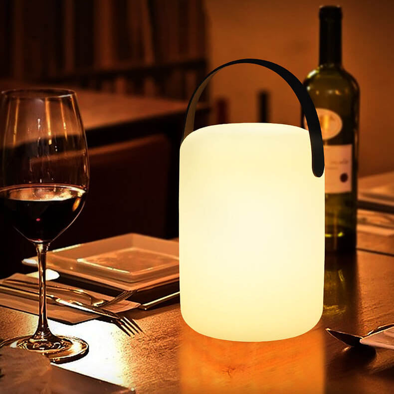 モダンでシンプルなプラスチック製ラウンドスクエアハンドLEDテーブルランプ（屋外パティオ用） 