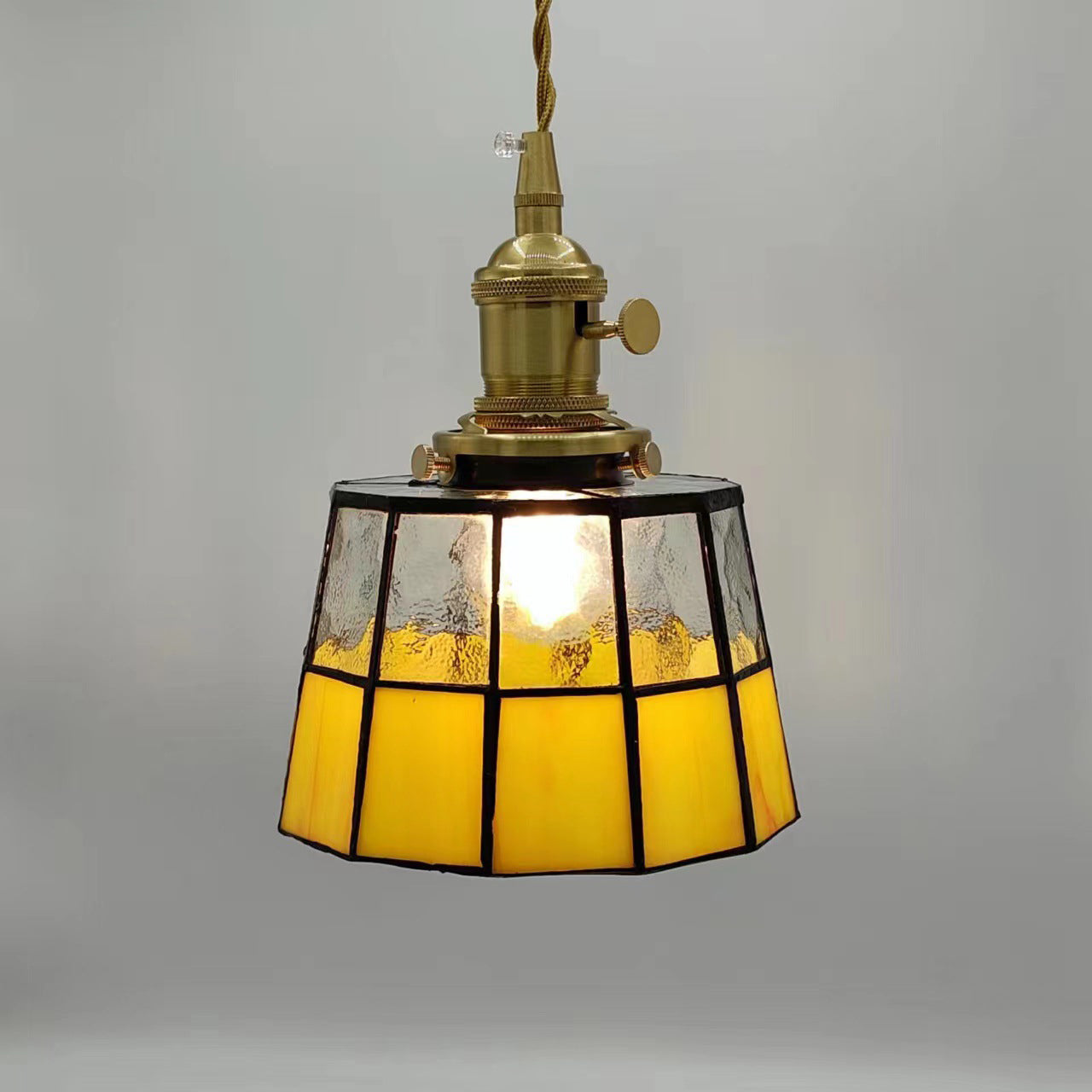 Traditional Vintage Brass Glass Cylinder Quadripartite Horn Lattice 1-Light Pendant Light For Dining Room