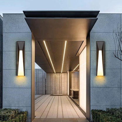 مصباح حائط LED معاصر صناعي مقاوم للماء من الفولاذ المقاوم للصدأ على شكل مكعب أكريليك للفناء الخارجي 