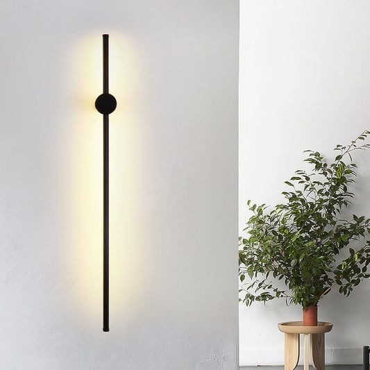 مصباح حائط LED طويل من الألومنيوم والحديد والسيليكون بتصميم عصري بسيط لغرفة النوم 