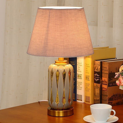 Modern Luxury Trapezoidal Vase Base Ceramic Fabric 1-Light Table Lamp For Bedroom