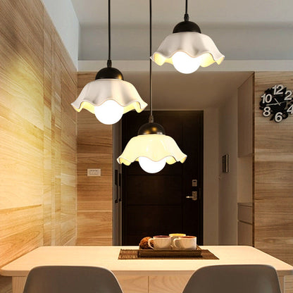 مصباح معلق سيراميكي من Nordic Rustic Hardware بإضاءة 1/3 