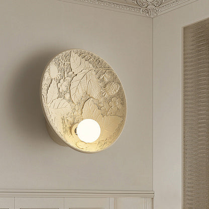 Traditional Vintage Carved Round Disc Resin 1-Light Wall Sconce Lamp For Bedroom