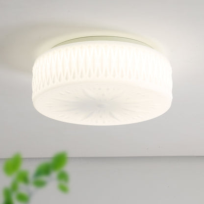 現代的なシンプルさを備えた円筒形の彫刻ガラスLEDフラッシュマウントシーリングライト（リビングルーム用） 