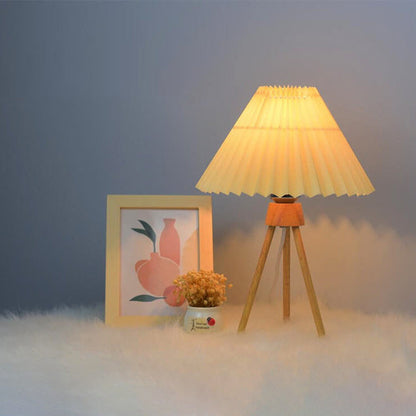 Nordic Retro Tripod Pleated Design Umbrella 1-Light Table Lamp