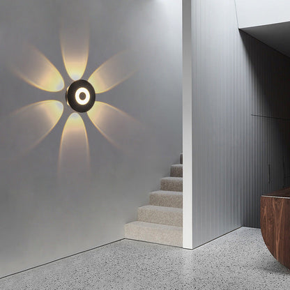 مصباح حائط LED دائري من الألومنيوم بتصميم إسكندنافي معاصر للفناء الخارجي 