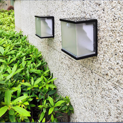 مصباح حائط LED للديكور الخارجي بتصميم صندوق مستطيل يعمل بالطاقة الشمسية 