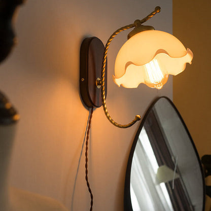 French Vintage Cream Glass Petal 1-Light Wall Sconce Lamp