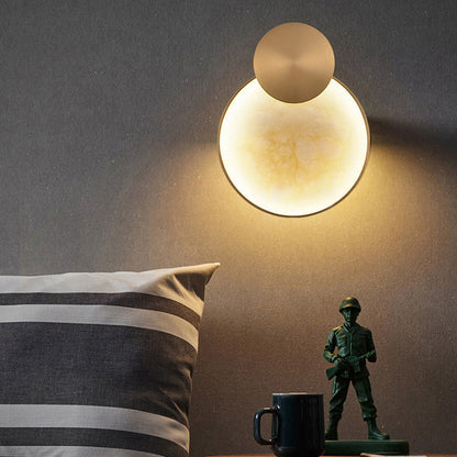 مصباح حائط LED دائري من الرخام والحديد بتصميم عصري بسيط لغرفة المعيشة 