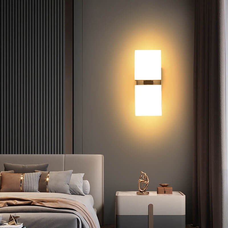 مصباح حائط LED دائري قابل للدوران مصنوع من سبائك الزنك بتصميم عصري بسيط 