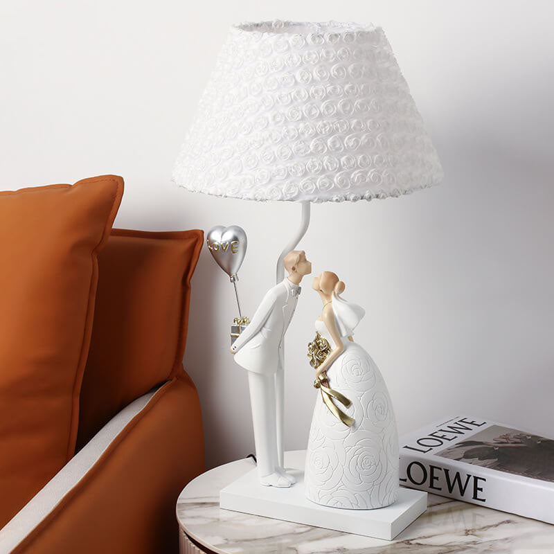 French Romantic Resin Hugging Couple Balloon Decor LED USB Table Lamp