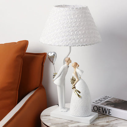 French Romantic Resin Hugging Couple Balloon Decor LED USB Table Lamp