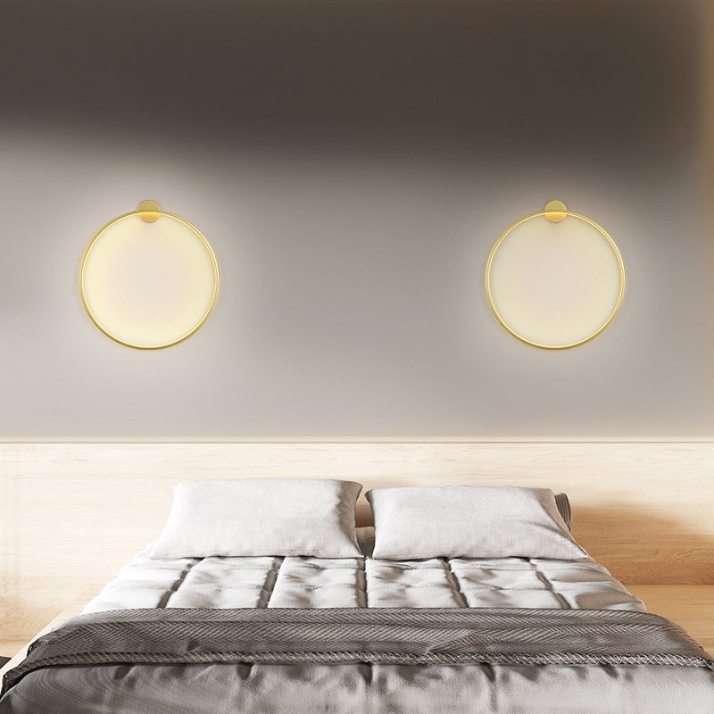 مصباح حائط LED دائري من الأكريليك والألومنيوم بتصميم عصري بسيط لغرفة النوم 