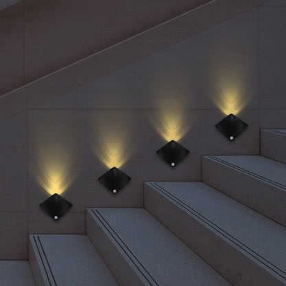 مصباح حائط LED بتصميم ستينغراي إبداعي حديث للكمبيوتر الشخصي 