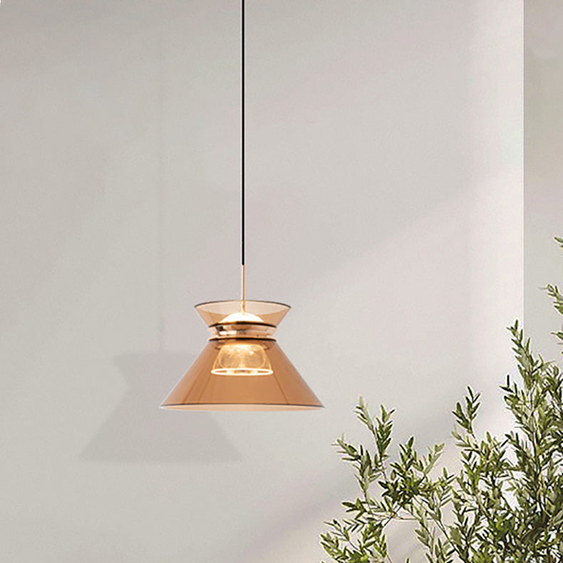 مصباح LED بتصميم الساعة الرملية المدبب المصنوع من الألومنيوم والأكريليك بتصميم بسيط وعصري لوضعه بجانب السرير 