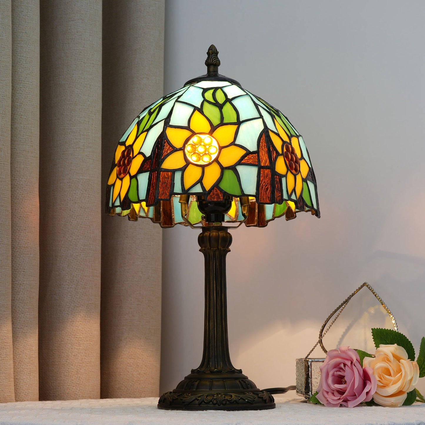 Traditional Tiffany Resin Glass Dome Sunflower 1-Light Table Lamp For Bedside