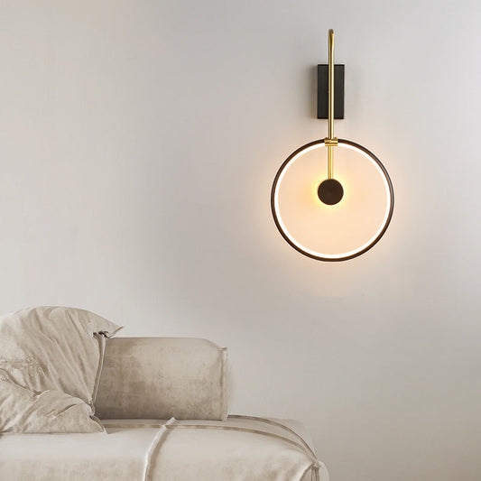 مصباح حائط LED بتصميم دائري بسيط عصري مصنوع من النحاس والأكريليك لغرفة النوم 
