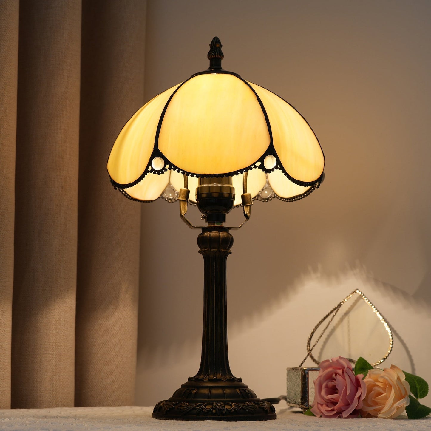 Traditional Tiffany Half Round Stained Glass Resin 1-Light Table Lamp For Bedroom