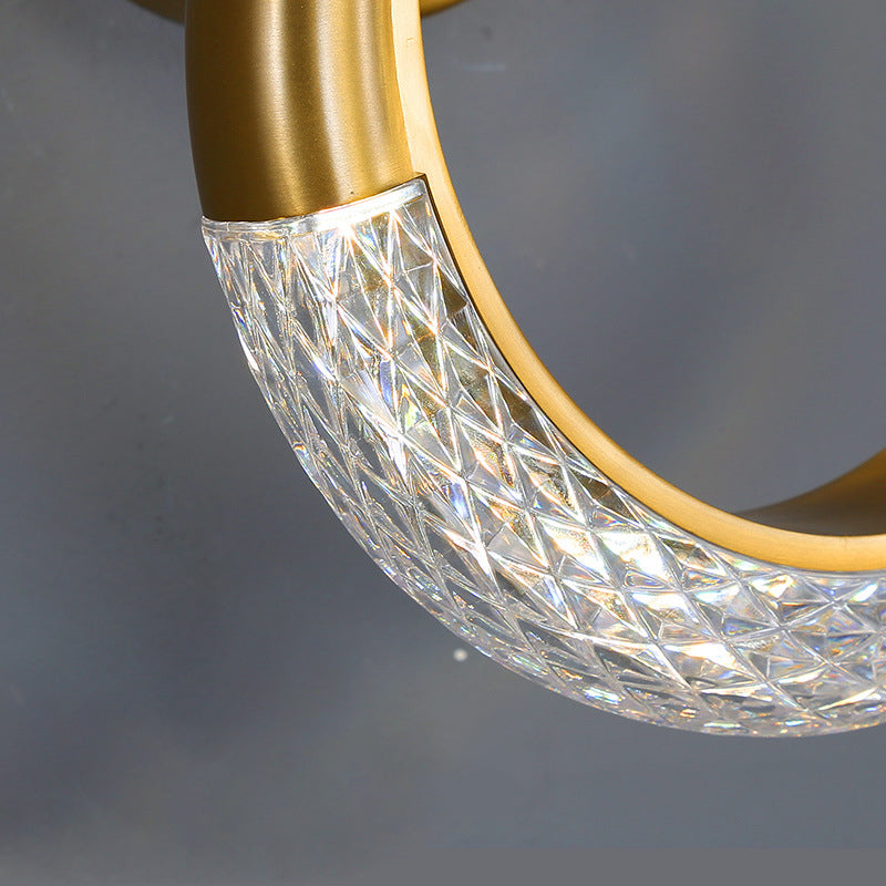 مصباح حائط LED عصري فاخر بلمسة نهائية ذهبية مزخرف بحلقة من الكريستال لغرفة النوم 