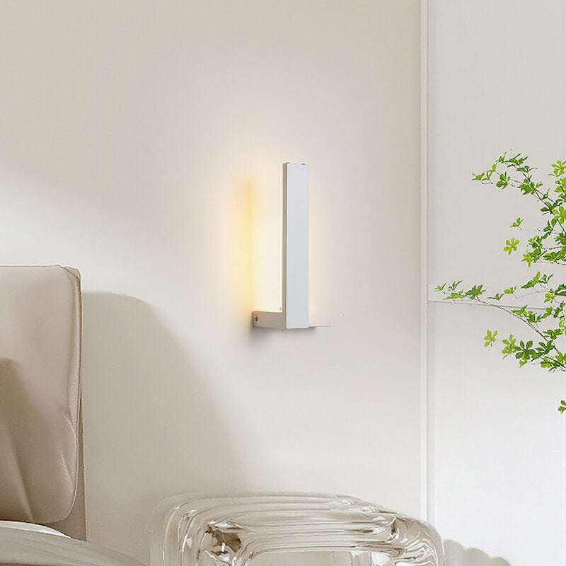 مصباح حائط LED مستطيل الشكل مصنوع من الحديد والأكريليك بتصميم عصري بسيط 