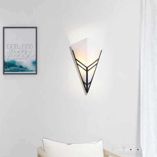 Nordic Creative Iron Triangles Geometry 1-Light Wall Sconce Lamp