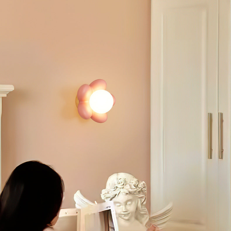 Modern Art Deco Flower Design Wood Resin 1-Light Wall Sconce Lamp For Living Room