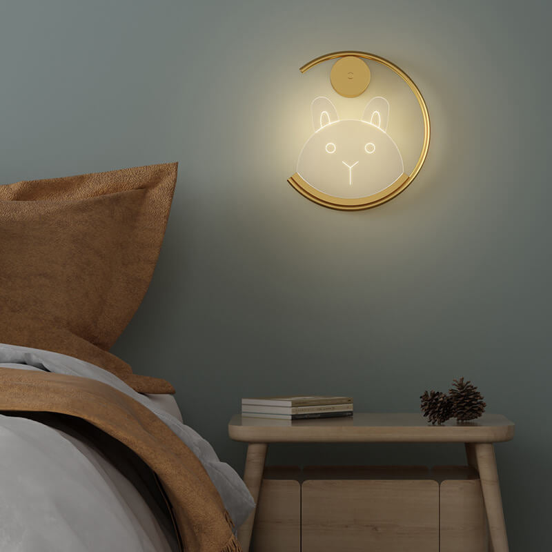 مصباح حائط LED إبداعي على شكل دب أكريليك ذهبي على شكل حرف C 