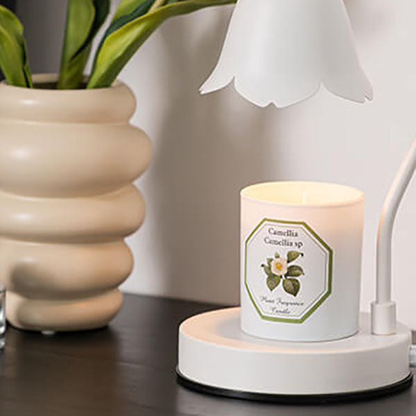 Vintage  White Petal Hardware 1-Light Melting Wax Table Lamp
