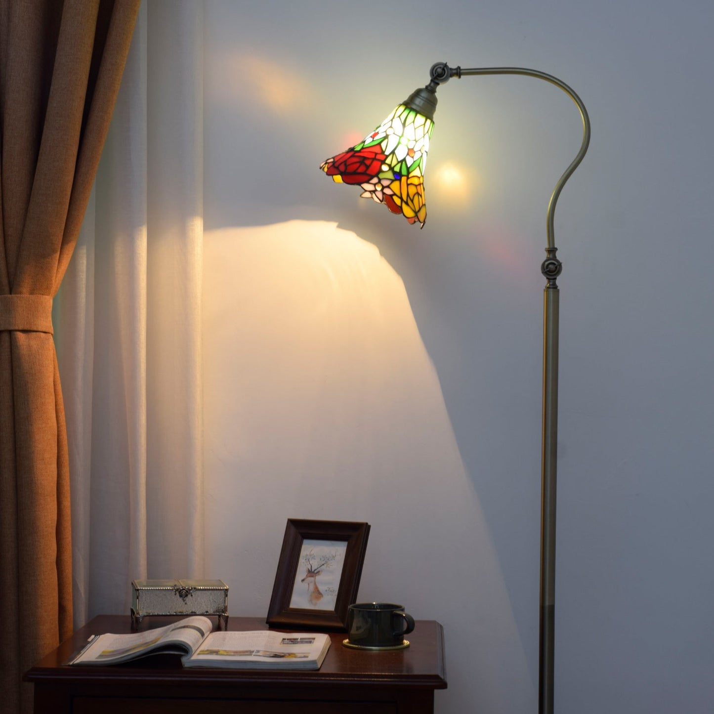 European Vintage Tiffany 1-Light Standing Floor Lamp