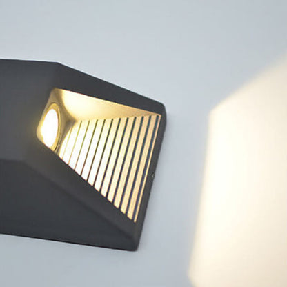 مصابيح حائط LED مقاومة للماء بتصميم هندسي عصري خارجي 