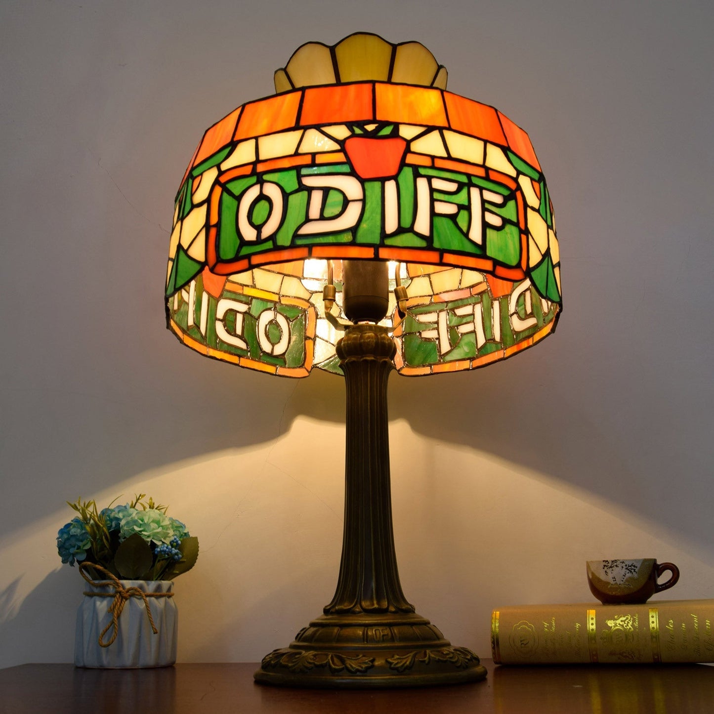 Traditional Tiffany Round Umbrella-Shaped Stained Glass Resin Iron 1-Light Table Lamp For Bedroom