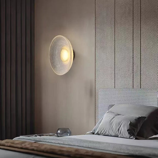 مصباح حائط LED دائري معاصر من الراتنج الإسكندنافي لغرفة النوم 