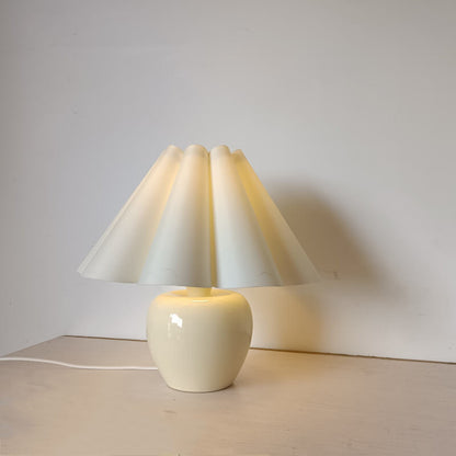 Nordic Ceramic Cloth Pleated 1-Light Table Lamp
