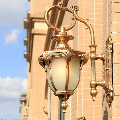 مصباح حائط خارجي مقاوم للماء مصنوع من الألومنيوم والزجاج بتصميم أوروبي عتيق مزود بمصباح واحد 