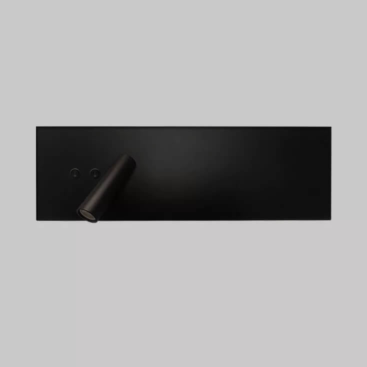 مصباح حائط LED عصري بسيط على الطراز الاسكندنافي بجانب السرير 