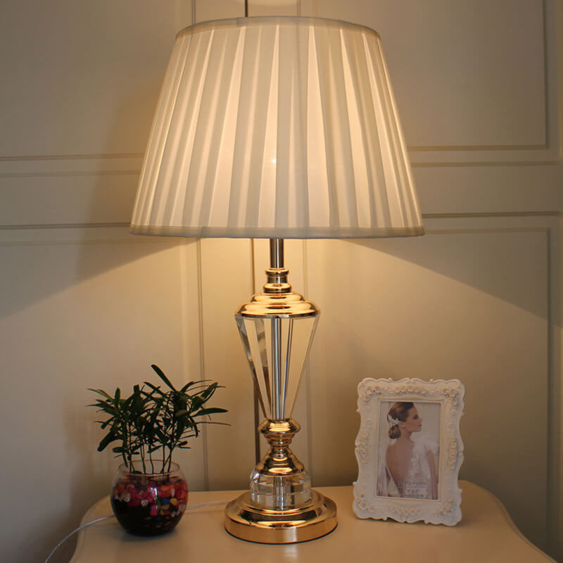 European-style Simple Crystal Fabric 1-Light Table Lamp