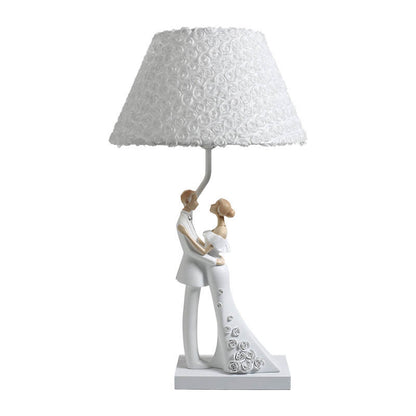 French Romantic Resin Hugging Couple Balloon Decor LED USB Table Lamp