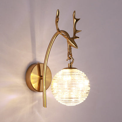 مصباح حائط LED بتصميم عصري بسيط مصنوع من قرن الغزال الدائري المصنوع من الحديد والزجاج لغرفة المعيشة