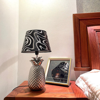 European Creative Pineapple Ceramic Base Fabric 1-Light Table Lamp