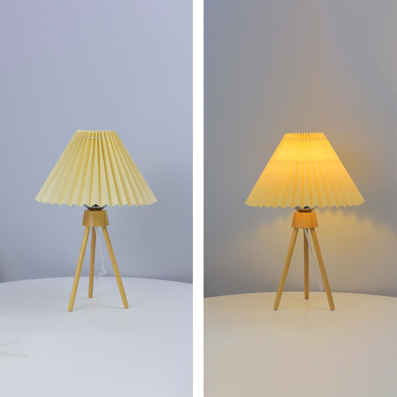 Nordic Retro Tripod Pleated Design Umbrella 1-Light Table Lamp