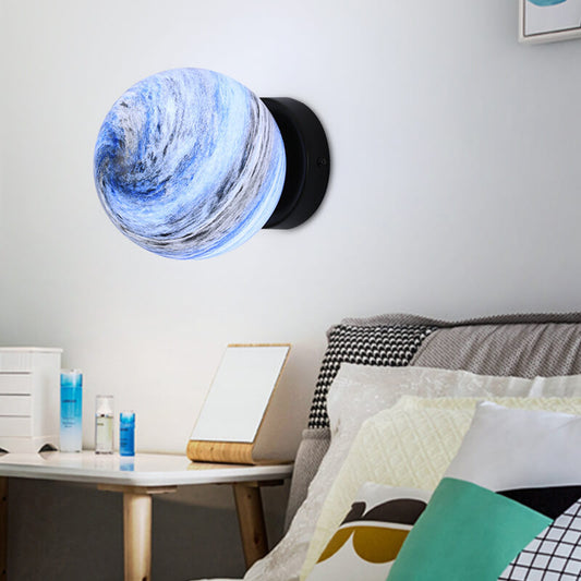 مصباح حائطي من Nordic Creative Planet، زجاجي، مزود بمصباح واحد 