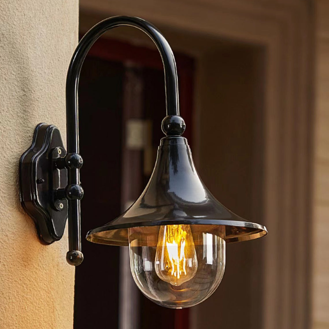Contemporary Industrial Aluminum Horn Shape 1-Light Wall Sconce Lamp For Outdoor Patio